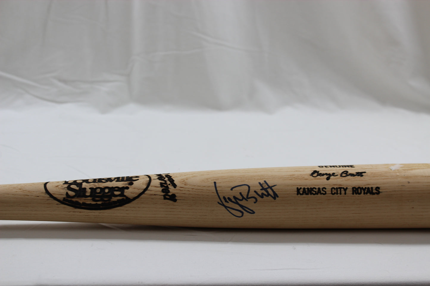 George Brett Autograph Bat (Guaranteed To Pass Third Party Authentication)