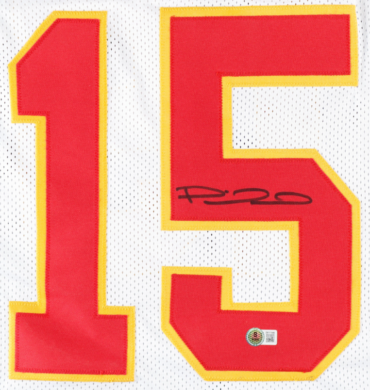 Patrick Mahomes Signed Jersey (Beckett)