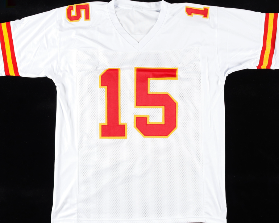 Patrick Mahomes Signed Jersey (Beckett)