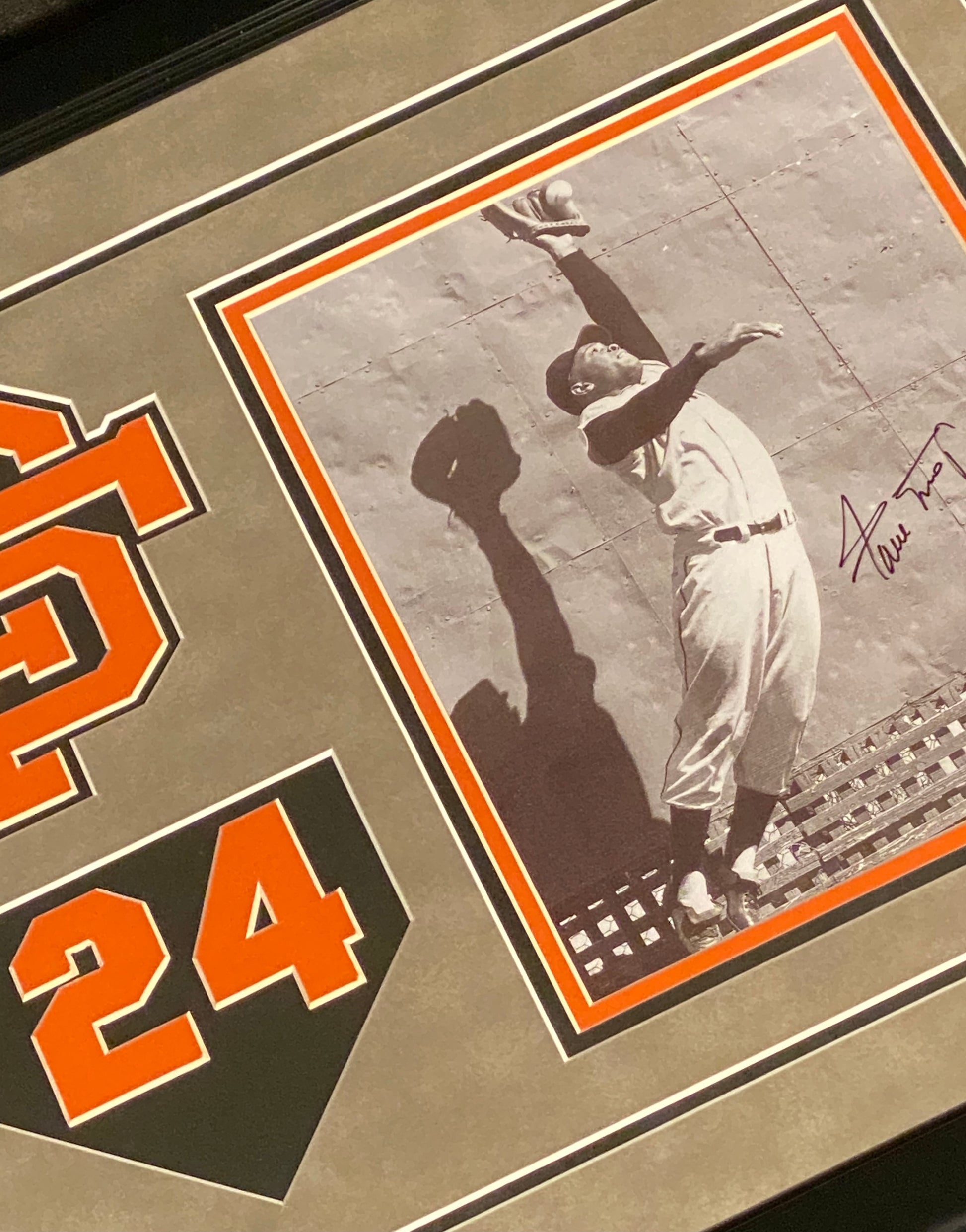 Willie Mays Signed 8x10 Photo Framed Plaque (GFA CERT) - BMC Collectibles