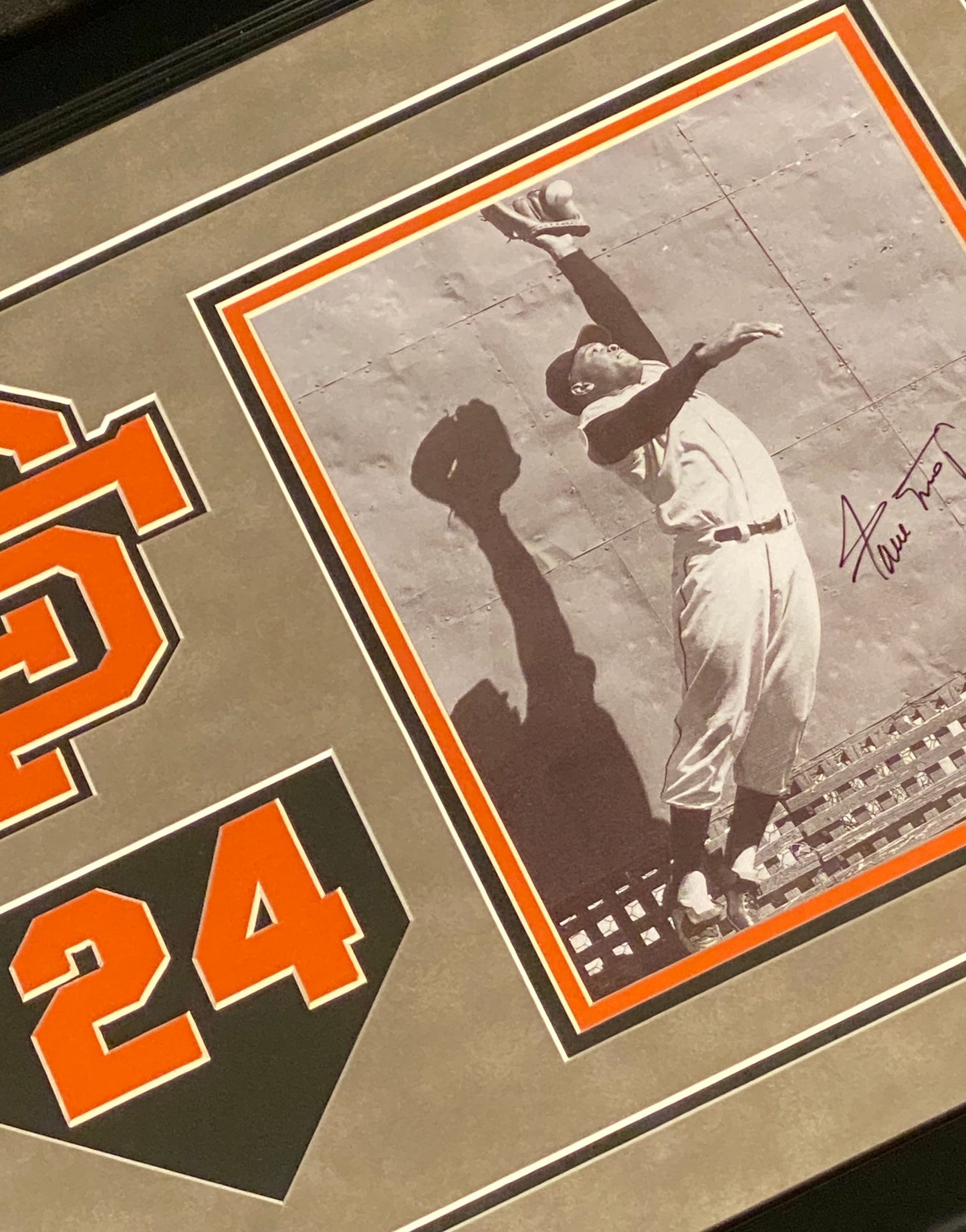 Willie Mays Signed 8x10 Photo Framed Plaque (GFA CERT) - BMC Collectibles